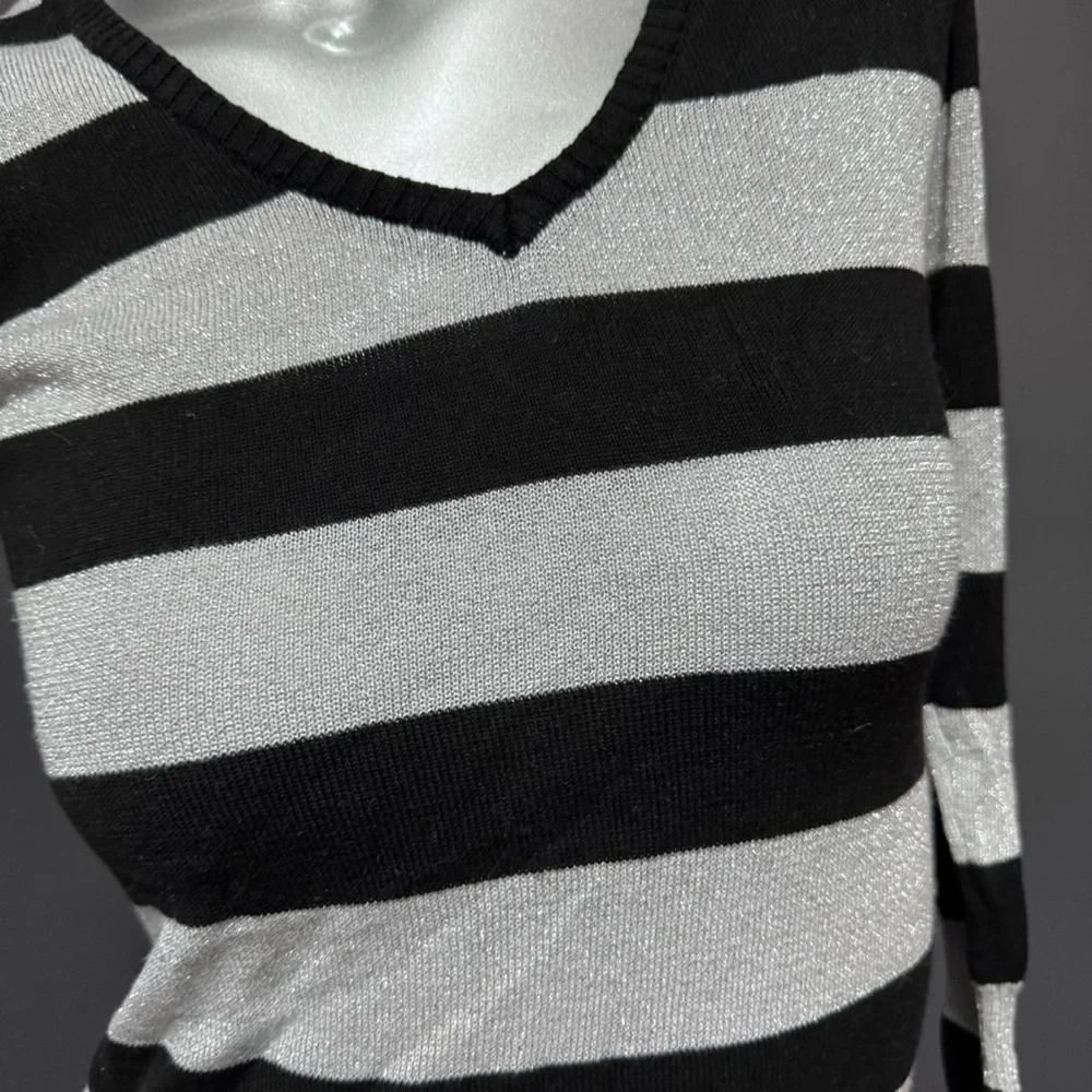 Seductions Y2K UltraFitted V-Neck Longline Striped Sweater - Picture 3 of 4